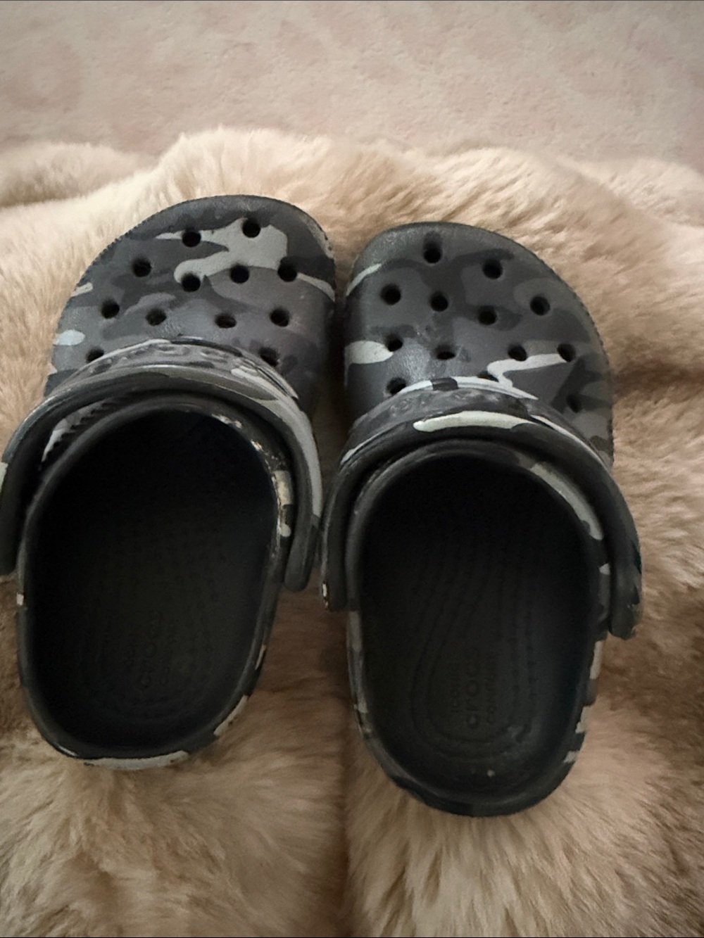 CROCS Kids Gray Camo Classic Clog Sandals